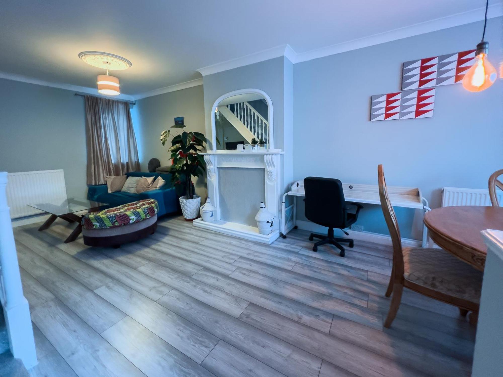 Spacious Retreat - Remote Worker & Family Friendly Portsmouth Exterior photo