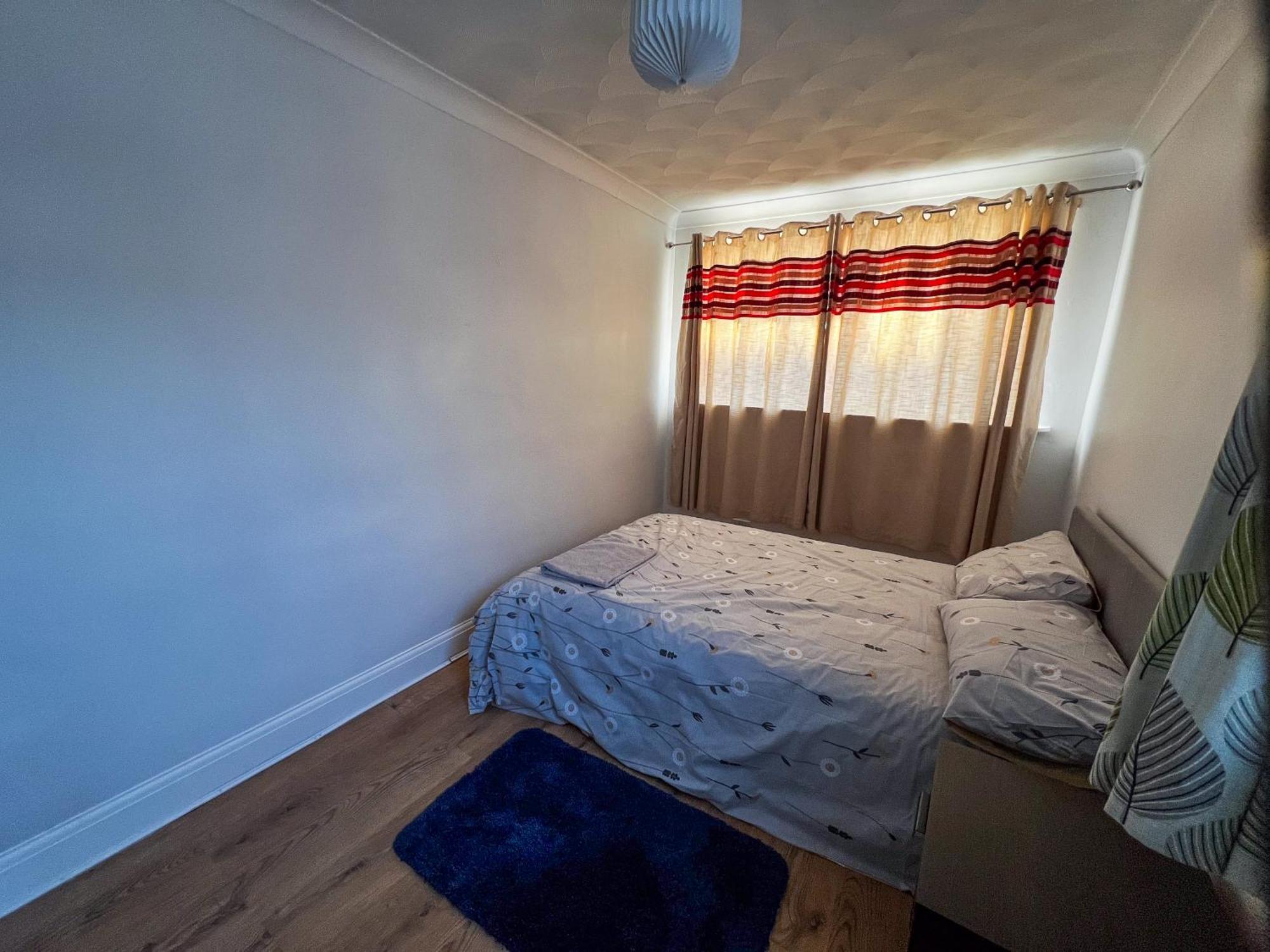 Spacious Retreat - Remote Worker & Family Friendly Portsmouth Exterior photo